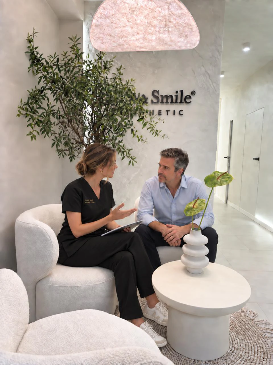 Rozmowa specjalistki z pacjentem w Slim & Smile